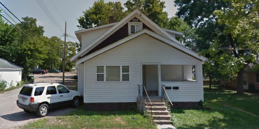 Apartment Rental at 111 1/2 7th Avenue Eau Claire, WI 54703, Eau Claire